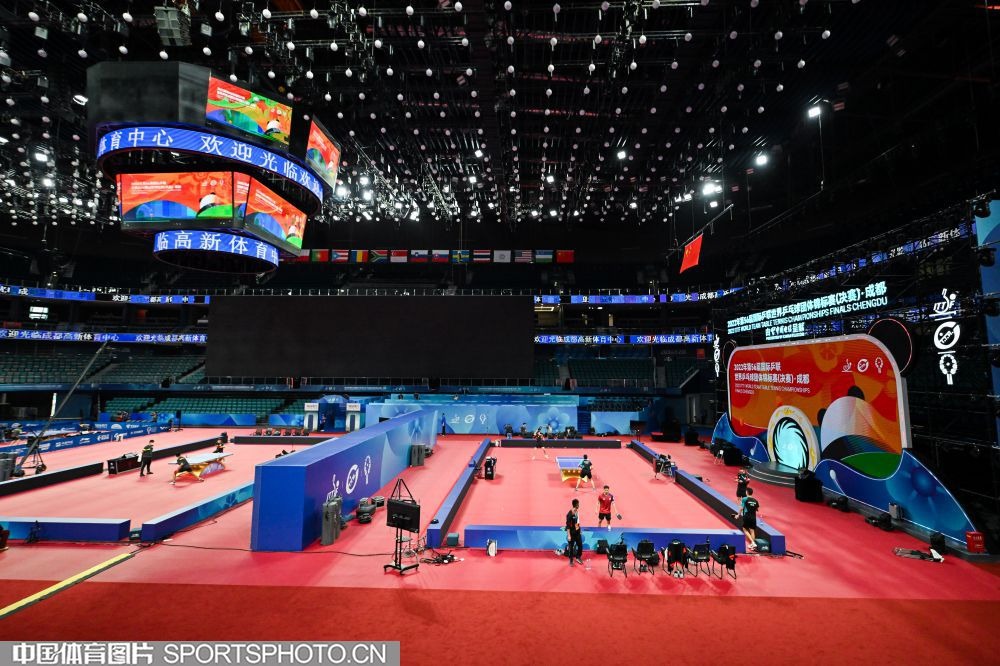 皇马有意！19岁中卫怀森在2025年共完成25次拦截，是英超同期最多